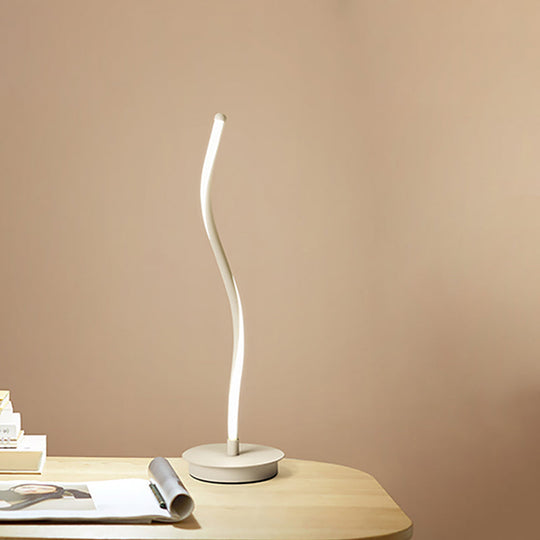 Dominique - Metal Ribbon - Like Night Light Simplicity Black/White Led Task Lighting With Round