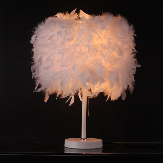 Avery - Romantic White/Red/Pink Cylindrical Table Lamp Modern 1 Bulb Feather Pull - Chain