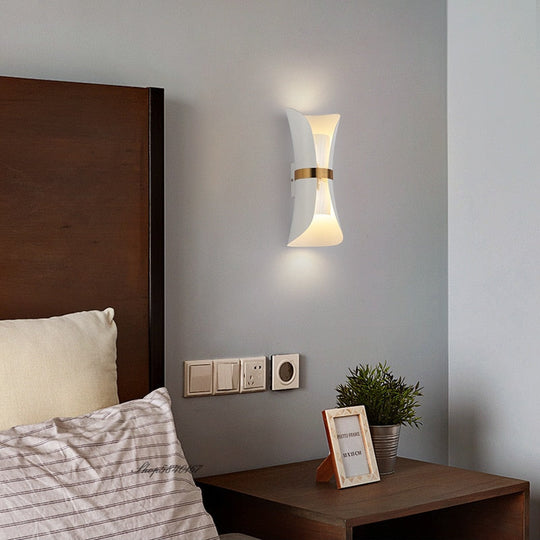 Lara’s Black &amp; Gold Led Wall Sconce For Bedroom Aisle Living Room Light