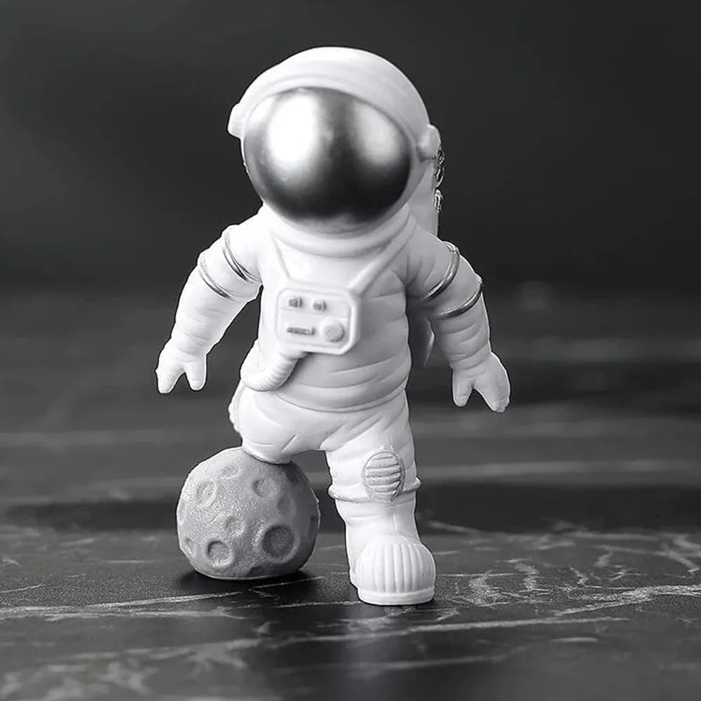 4 Pcs Astronaut Figure Statue Figurine Spaceman Sculpture Educational Toy Desktop Home Decoration