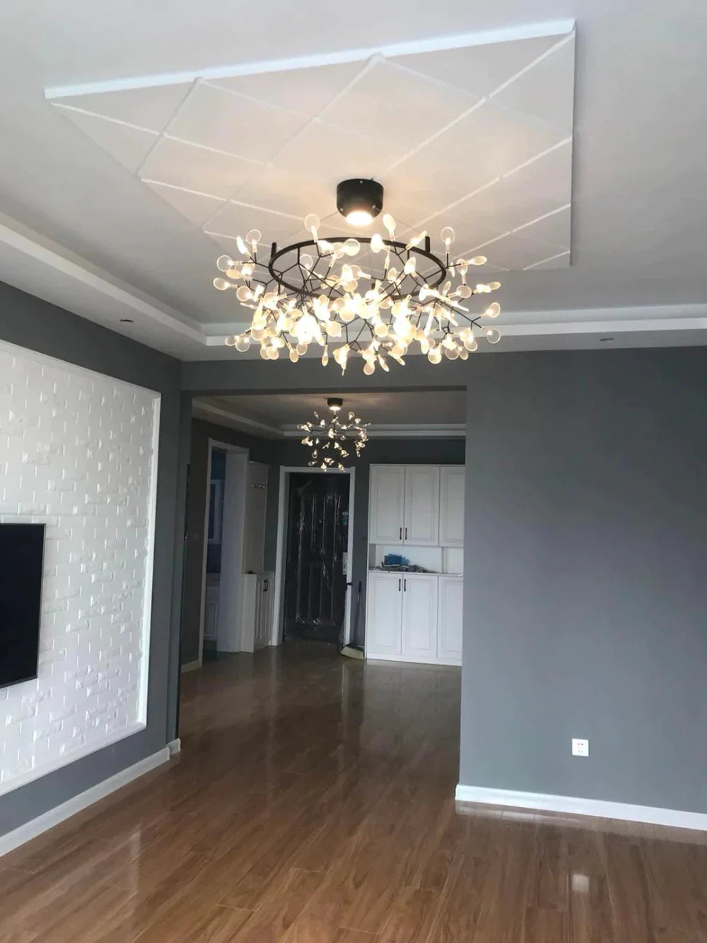 Modern Led Big Round Pendant Lamp With Firefly Tree Branch And Leaf Design Ideal For Restaurants
